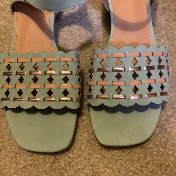 White Mountain Sandals NWOT - Picture 2 of 6